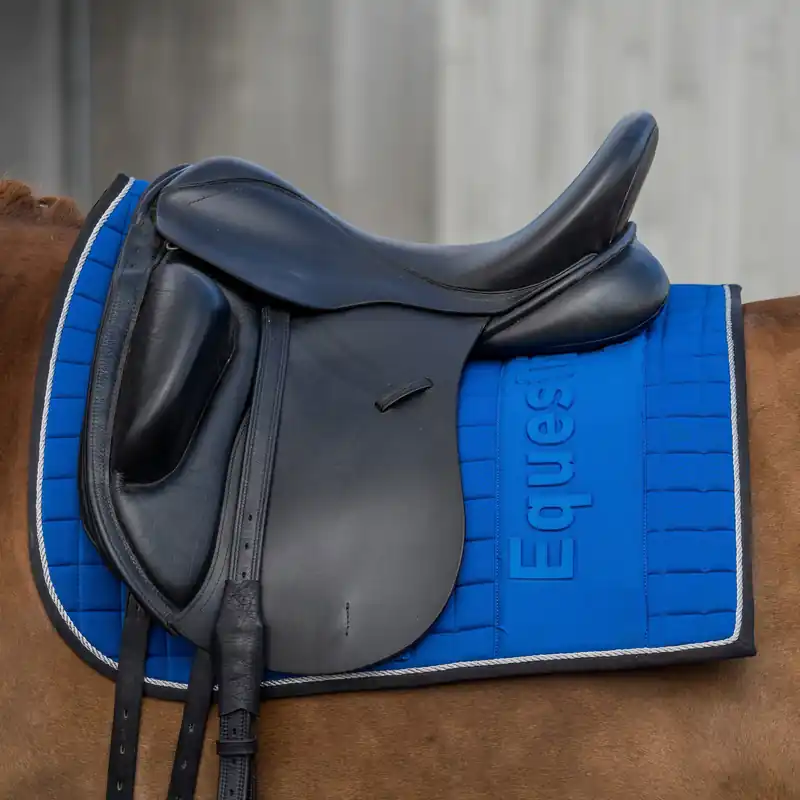 Aktuell EQUESTRIAN PRO GEPRÄGTER SATTELBEZUG DR